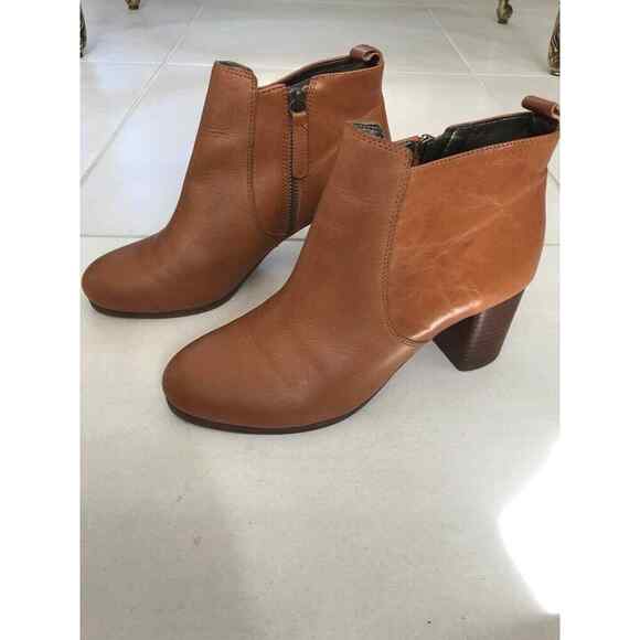 Talbots Leather Side Zip Ankle Booties Boots - Picture 10 of 12